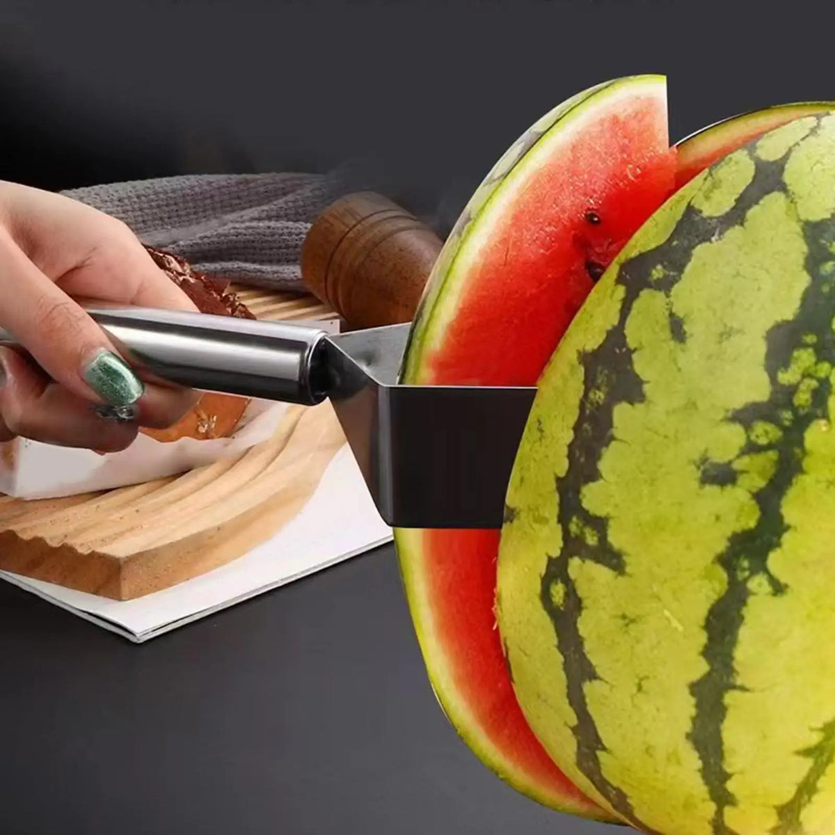 TriCut™ Watermelon Slicer 🔺🍉 — Slice, Serve & Enjoy Instantly